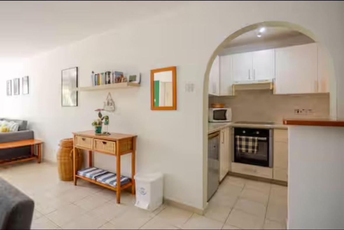Beautiful Regina Gardens Apartment *